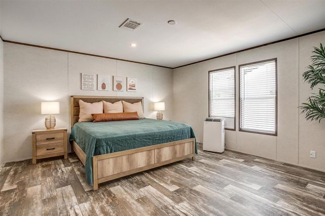 242 Huddleston Road, Sunset, TX 76270