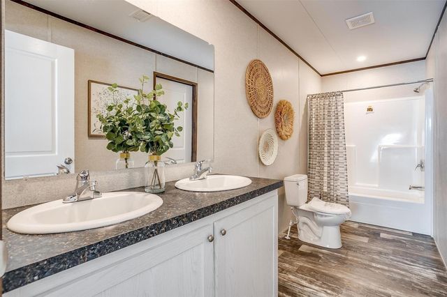 242 Huddleston Road, Sunset, TX 76270