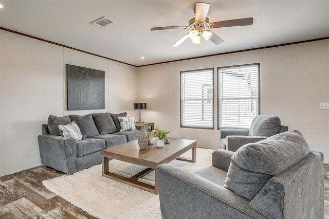 242 Huddleston Road, Sunset, TX 76270