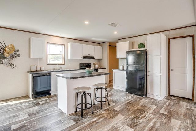 242 Huddleston Road, Sunset, TX 76270