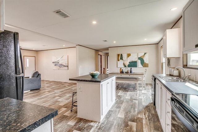 242 Huddleston Road, Sunset, TX 76270