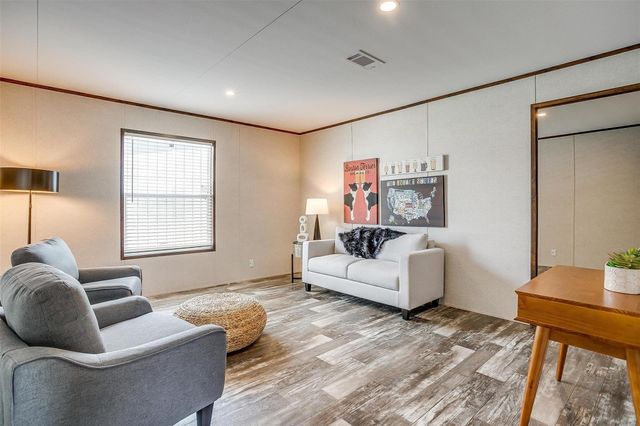 242 Huddleston Road, Sunset, TX 76270