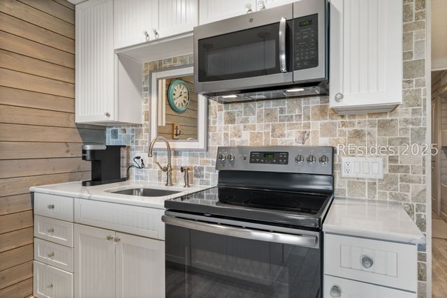 40 Folly Field Rd Apt C330, Hilton Head Island, SC 29928