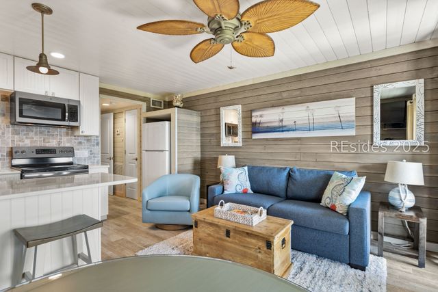 40 Folly Field Rd Apt C330, Hilton Head Island, SC 29928