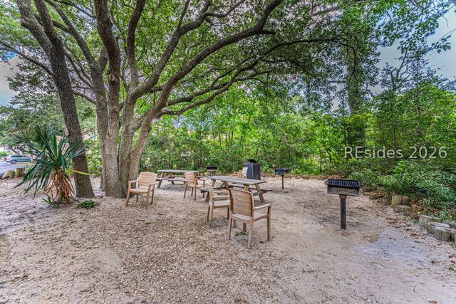 40 Folly Field Rd Apt C330, Hilton Head Island, SC 29928