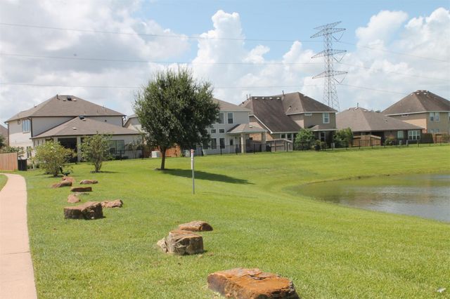 302 Lake Line Drive, Alvin, TX 77511