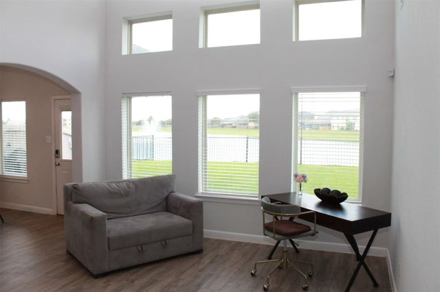 302 Lake Line Drive, Alvin, TX 77511