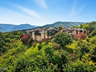 1050 Ski View Drive, Gatlinburg, TN 37738