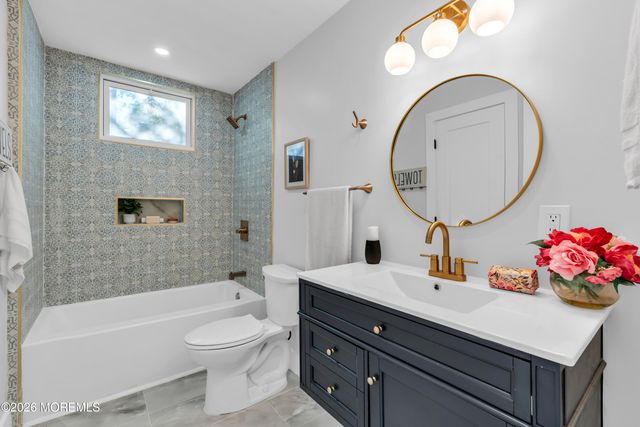 18 Anchorage Boulevard, Bayville, NJ 08721