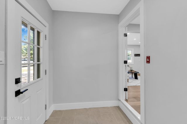 18 Anchorage Boulevard, Bayville, NJ 08721