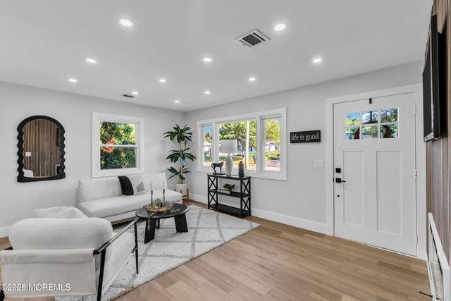 18 Anchorage Boulevard, Bayville, NJ 08721
