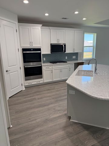 1325 Tropics Ave, Hardeeville, SC 29927