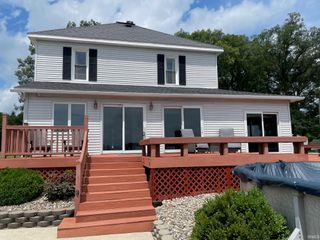 9071 N Shore Drive, Bremen, IN 46506