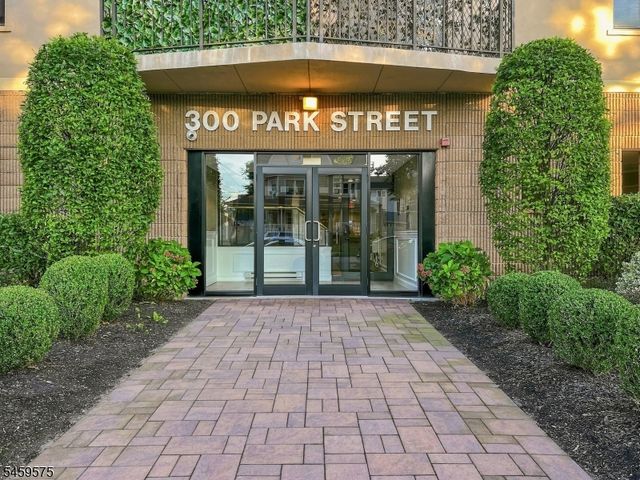 300 Park St 1F, Hackensack City, NJ 07601