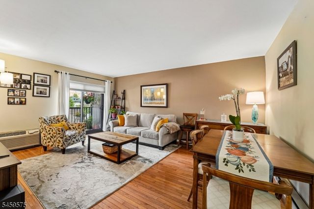 300 Park St 1F, Hackensack City, NJ 07601
