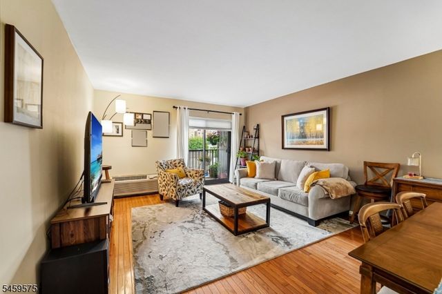 300 Park St 1F, Hackensack City, NJ 07601
