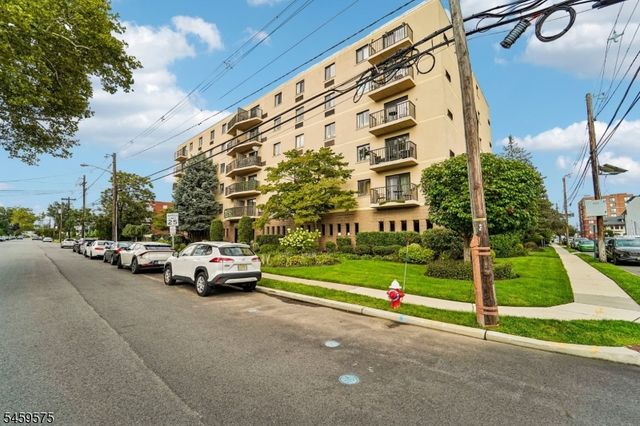 300 Park St 1F, Hackensack City, NJ 07601