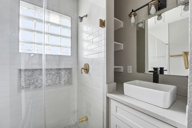 5715 Enid Street, Houston, TX 77009