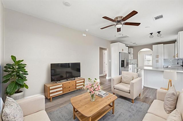 5715 Enid Street, Houston, TX 77009