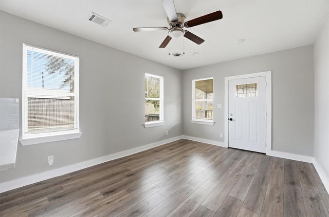 5715 Enid Street, Houston, TX 77009