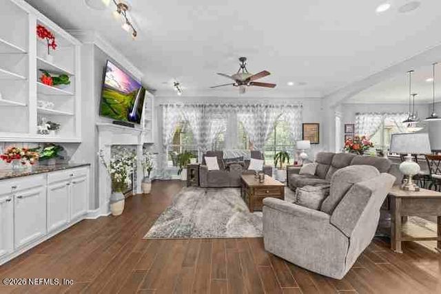 1642 CROOKED OAK Drive, Orange Park, FL 32065
