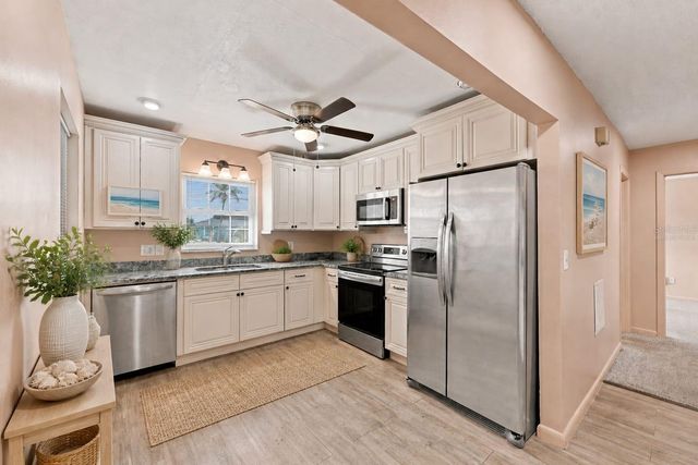 1601 NEW BEDFORD DRIVE, Sun City Center, FL 33573