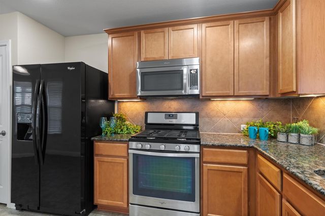 307 Kickapoo Creek LN, Georgetown, TX 78633