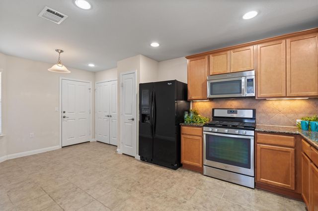 307 Kickapoo Creek LN, Georgetown, TX 78633