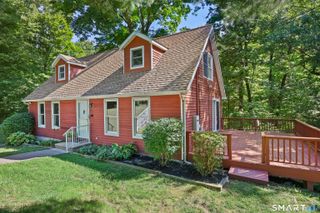61 Rolling Green Road, Bethany, CT 06524