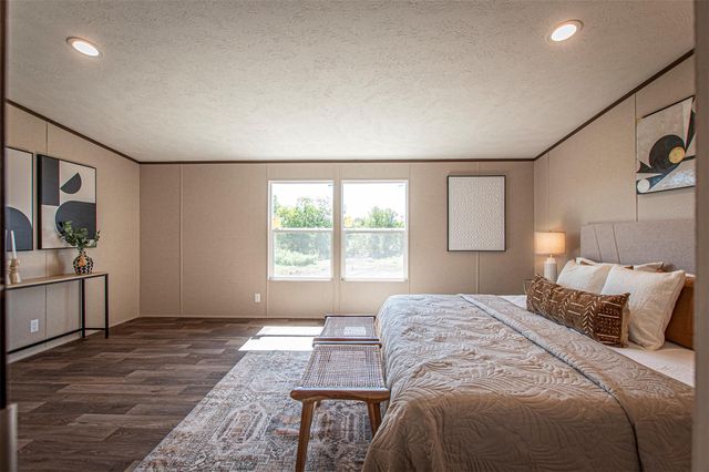 135 Spanish Oak RD, Dale, TX 78616