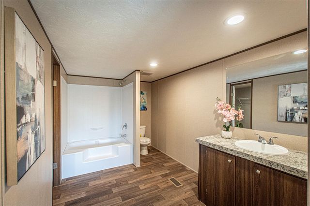 135 Spanish Oak RD, Dale, TX 78616