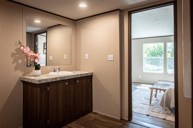 135 Spanish Oak RD, Dale, TX 78616