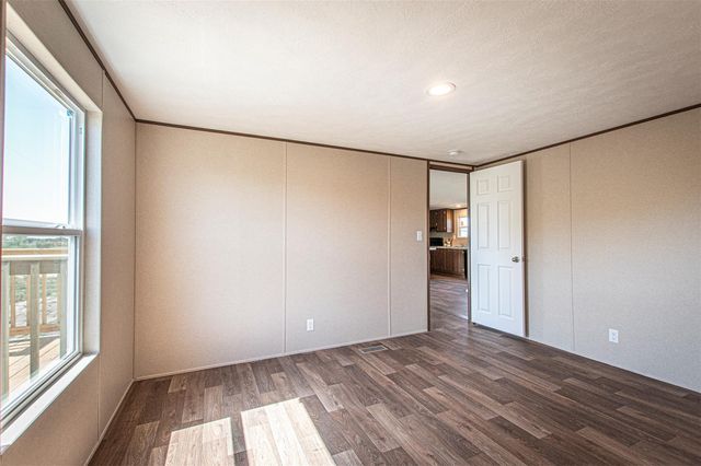 135 Spanish Oak RD, Dale, TX 78616