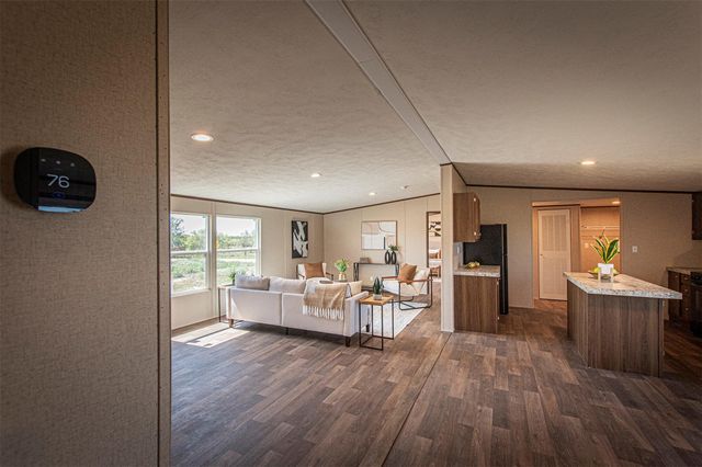 135 Spanish Oak RD, Dale, TX 78616