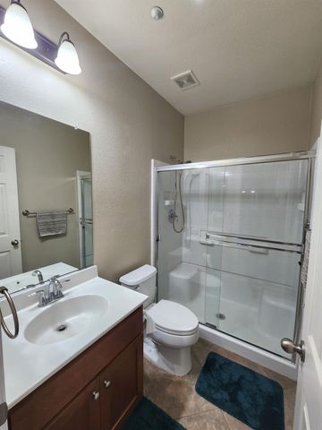 2500 Cottage Pointe Dr, Riverbank, CA 95367