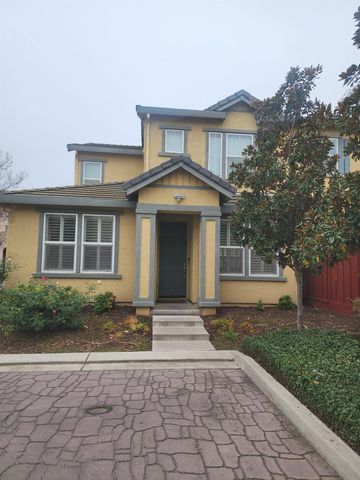 2500 Cottage Pointe Dr, Riverbank, CA 95367