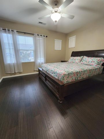 2500 Cottage Pointe Dr, Riverbank, CA 95367