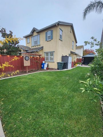 2500 Cottage Pointe Dr, Riverbank, CA 95367