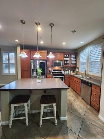 2500 Cottage Pointe Dr, Riverbank, CA 95367