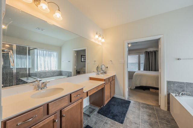 1908 Brahorn Lane, Fort Worth, TX 76131