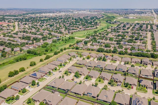 1908 Brahorn Lane, Fort Worth, TX 76131