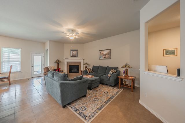 1908 Brahorn Lane, Fort Worth, TX 76131
