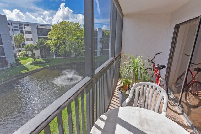 1605 Us-1 D305, Jupiter, FL 33477