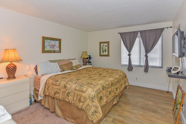 1605 Us-1 D305, Jupiter, FL 33477