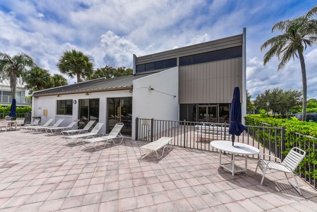 1605 Us-1 D305, Jupiter, FL 33477