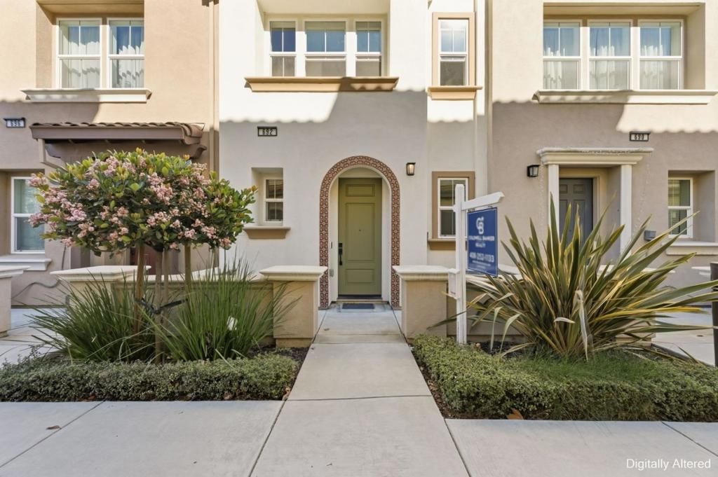 Image 2 of property listing at 692 Amalfi Loop, Milpitas, CA 95035