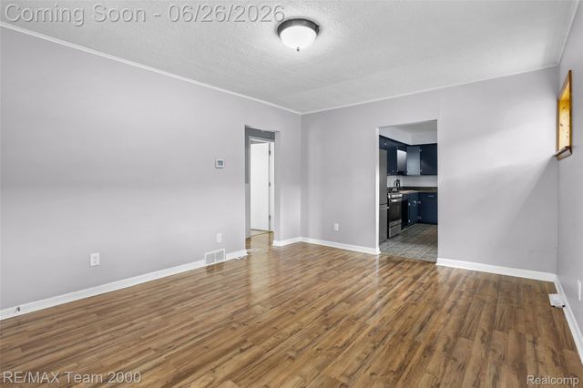 23336 Hoover Avenue, Hazel Park, MI 48030