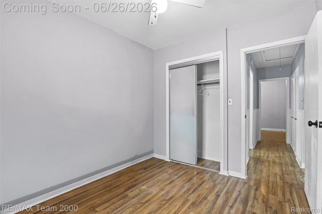 23336 Hoover Avenue, Hazel Park, MI 48030