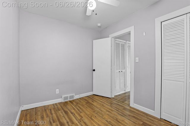 23336 Hoover Avenue, Hazel Park, MI 48030