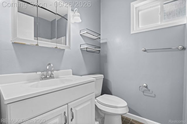 23336 Hoover Avenue, Hazel Park, MI 48030